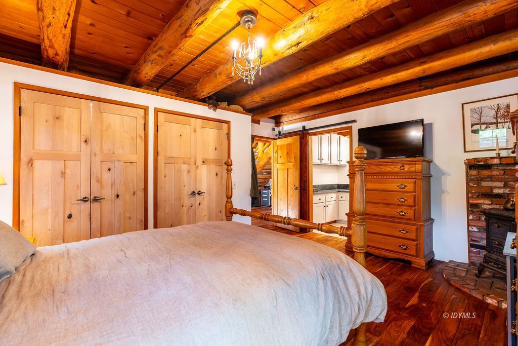 Property Photo 32