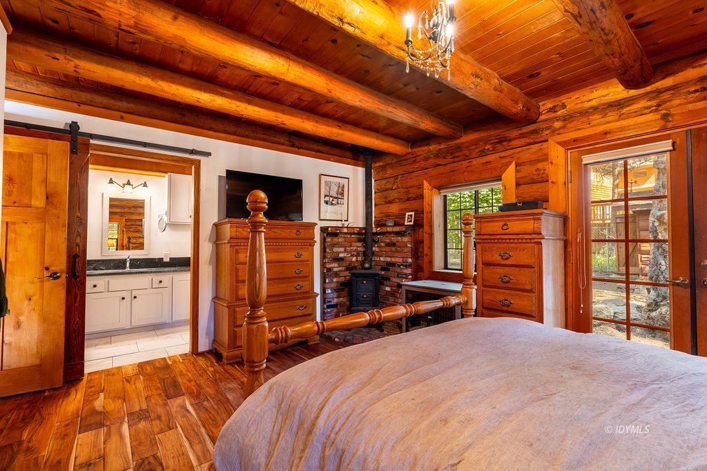 Property Photo 33