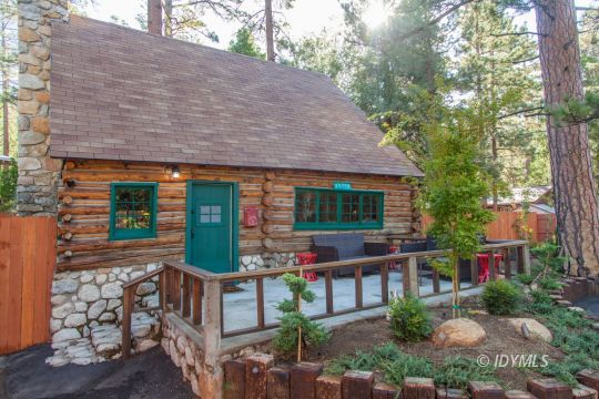 feature listing property photo