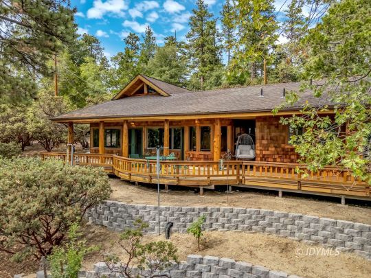 feature listing property photo