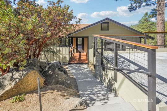 feature listing property photo