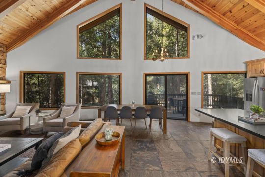 feature listing property photo