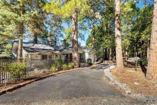feature listing property photo