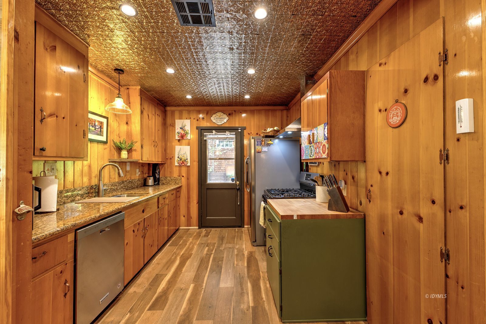 Property Photo 18