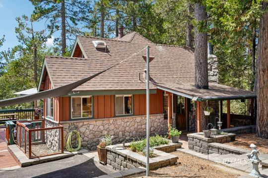 feature listing property photo