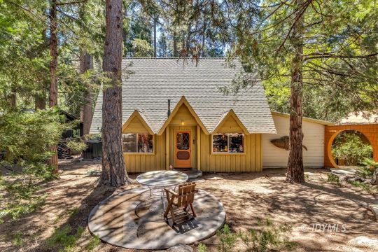 feature listing property photo