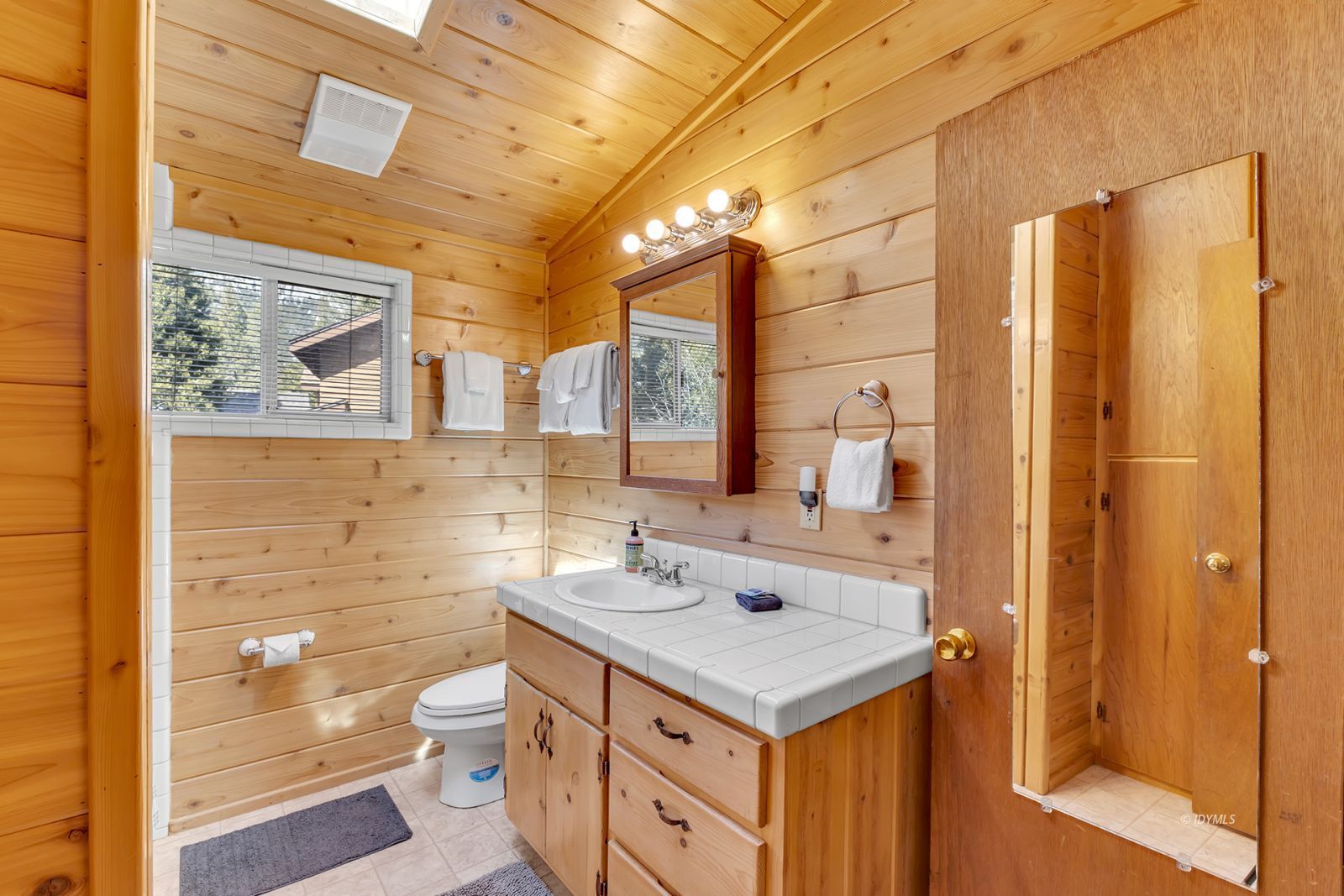 Property Photo 43