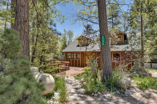 feature listing property photo