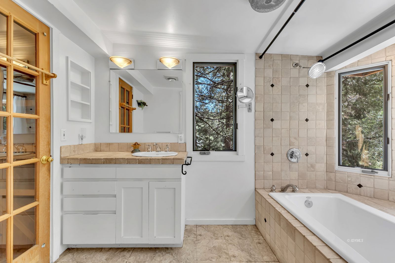 Property Photo 52