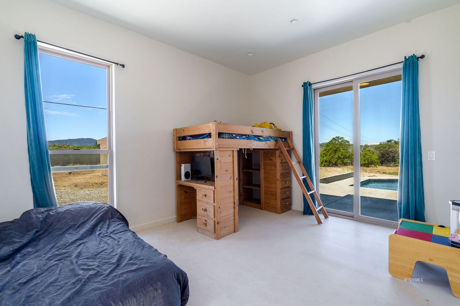 Property Photo 30