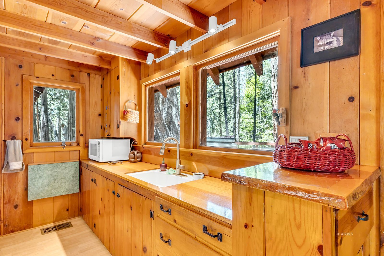 Property Photo 26