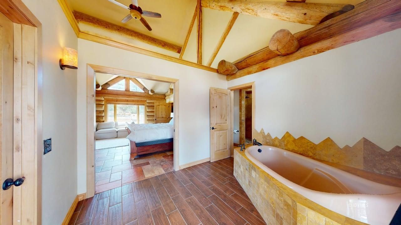 Property Photo 32