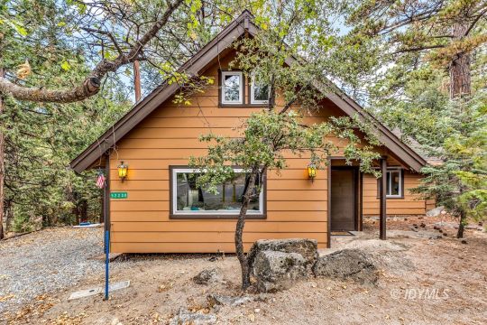 feature listing property photo