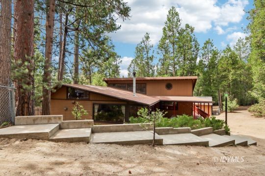 feature listing property photo