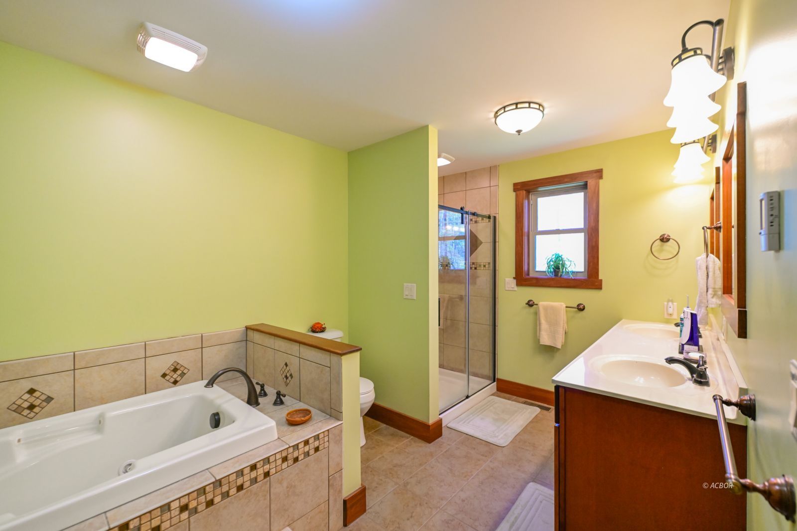 14200 Kincade