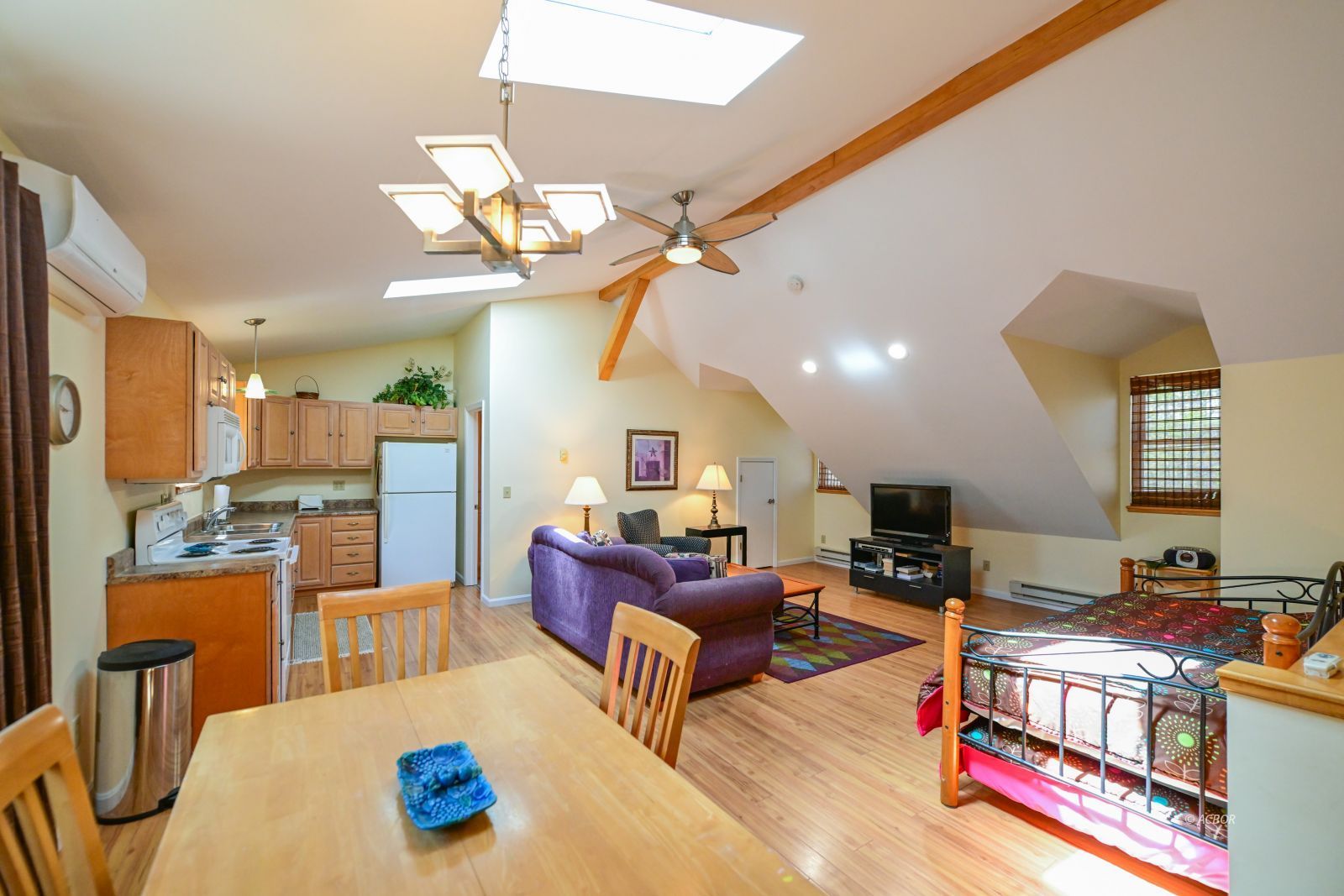 14200 Kincade