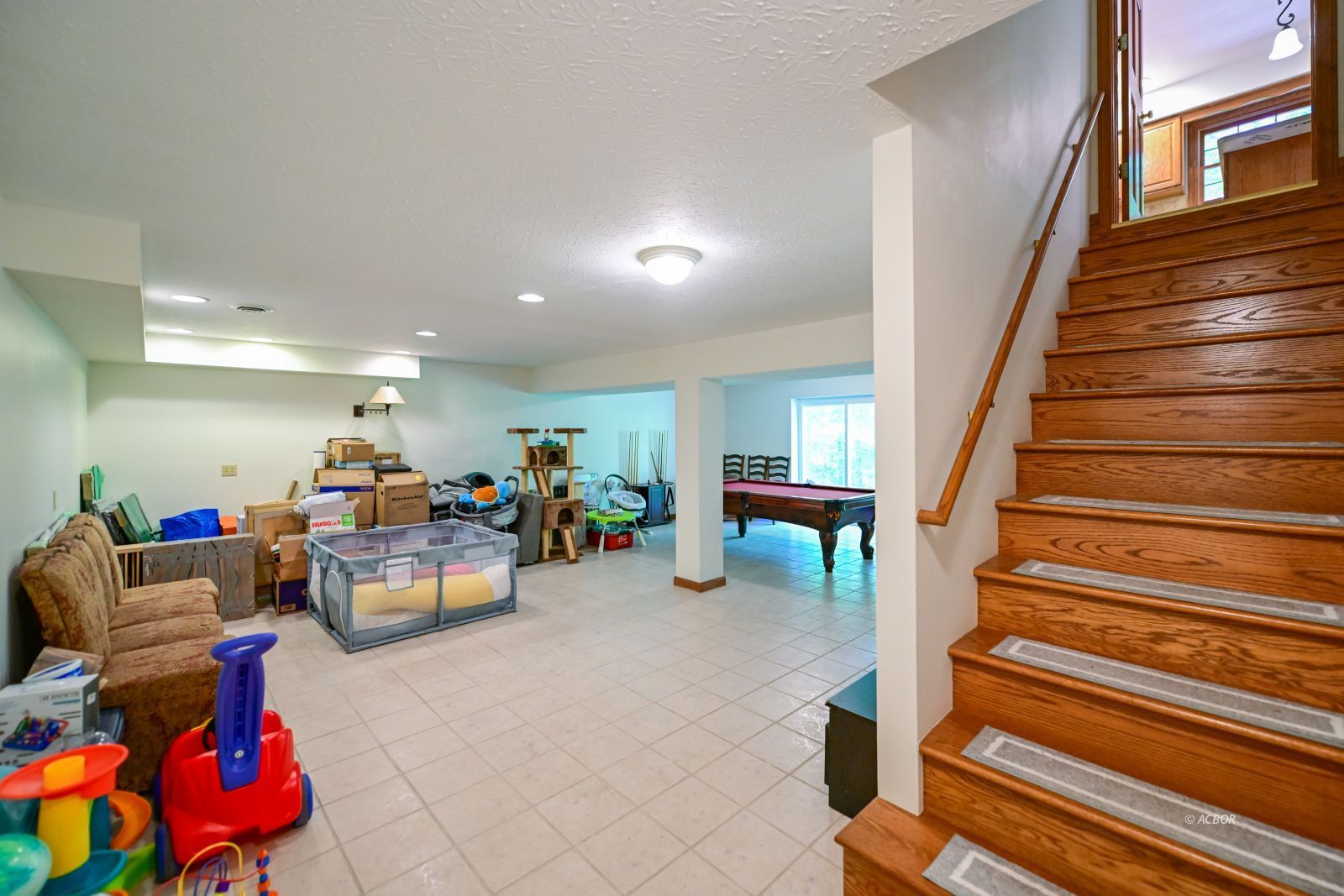 7245 Edgewood Ln