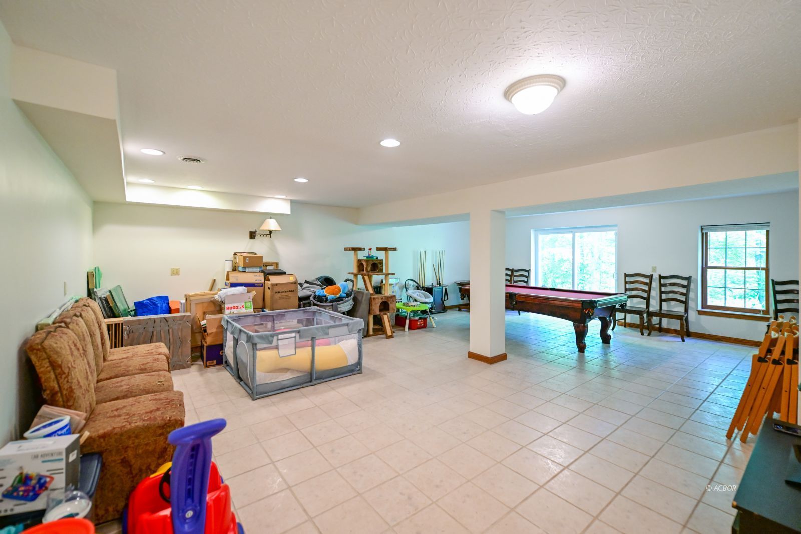 7245 Edgewood Ln