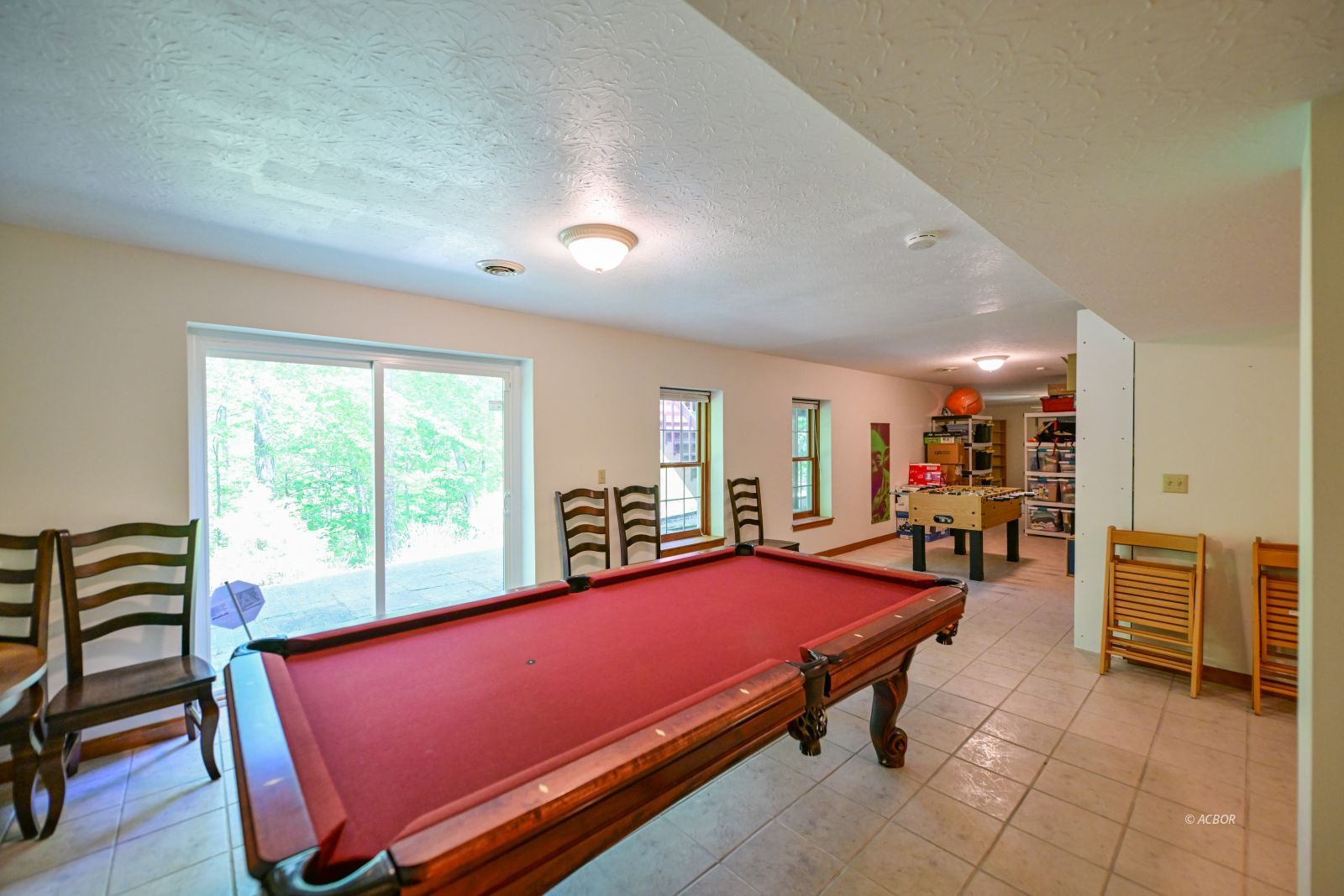 7245 Edgewood Ln