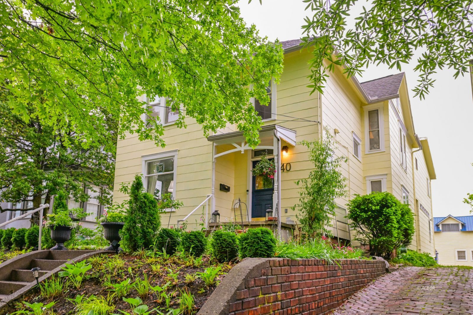 40 Morris Ave