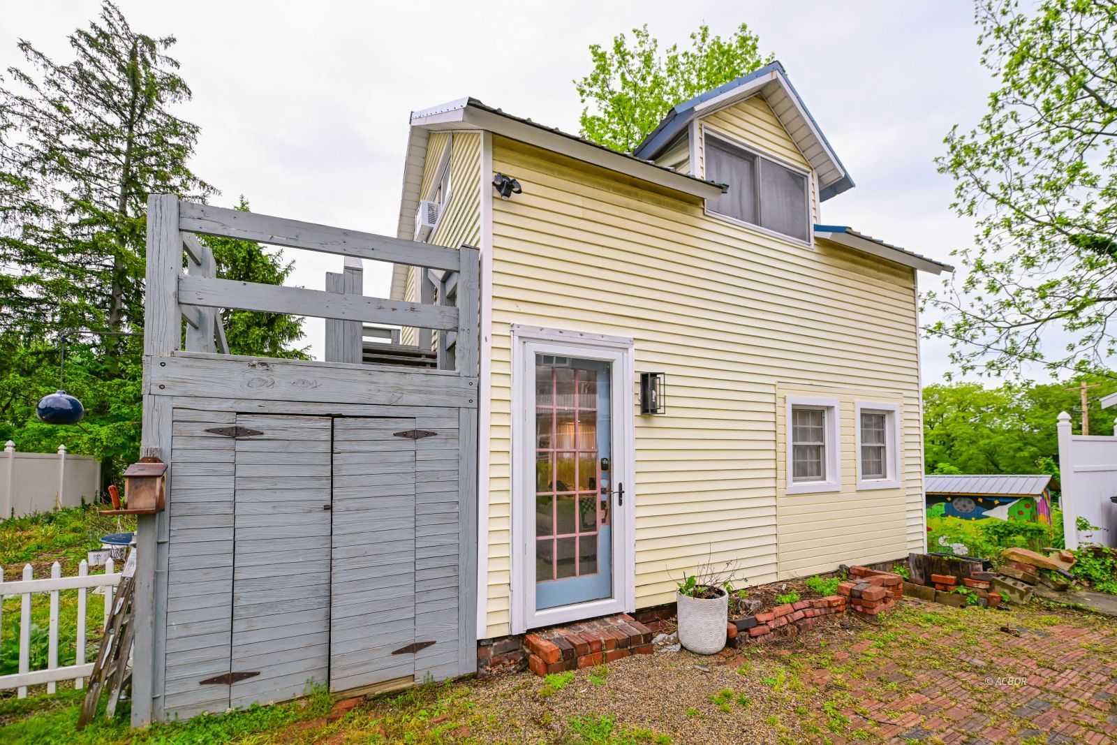 40 Morris Ave