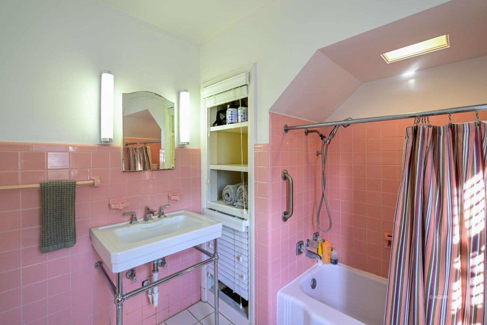 1 Northwood Dr