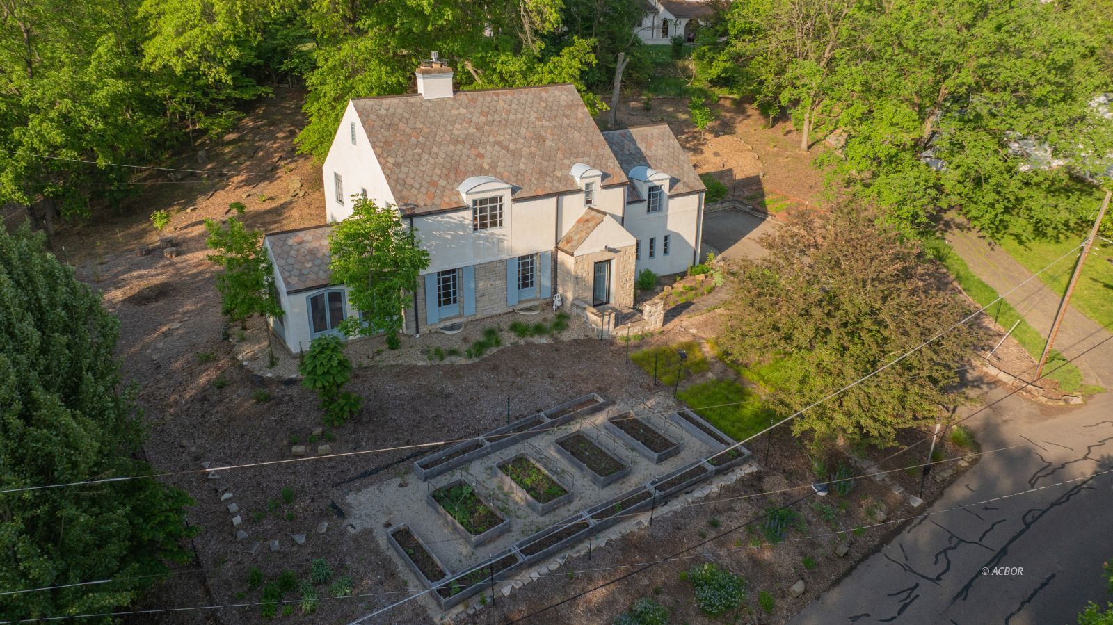 1 Northwood Dr