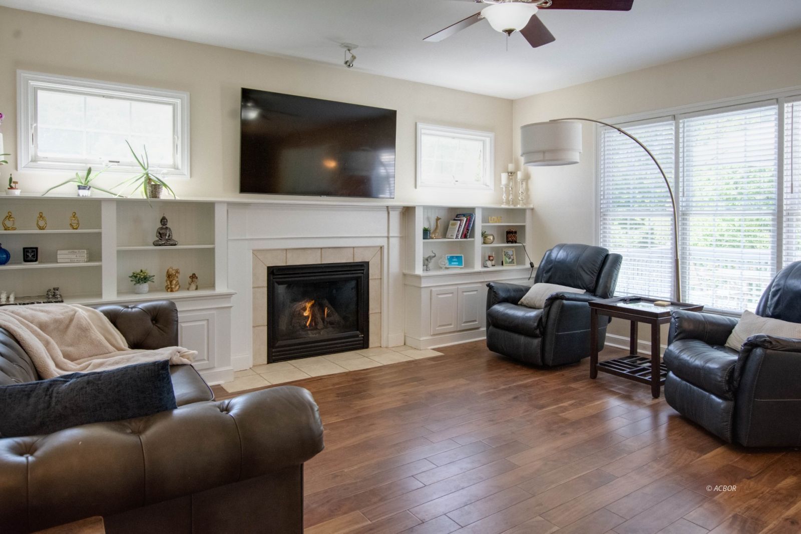 7 Warwick Ln