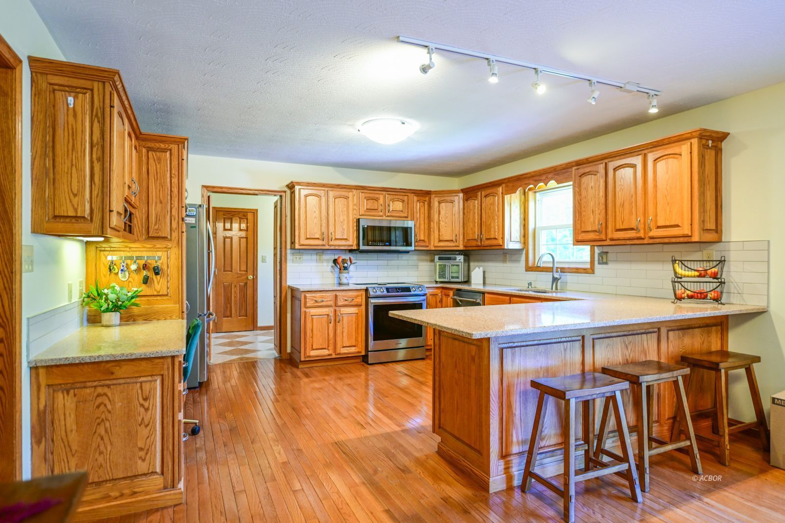 135 Lewis Pointe Dr