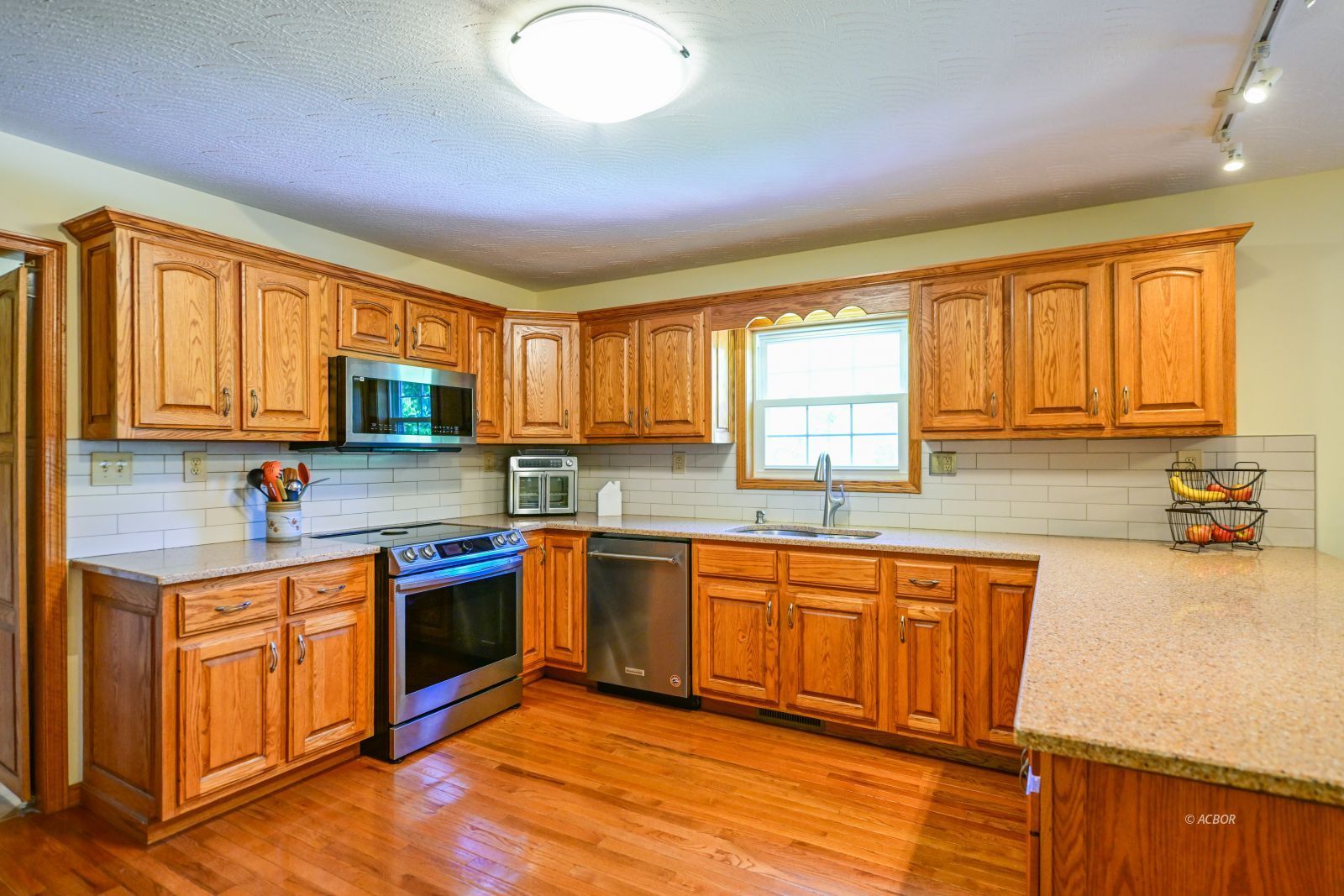 135 Lewis Pointe Dr