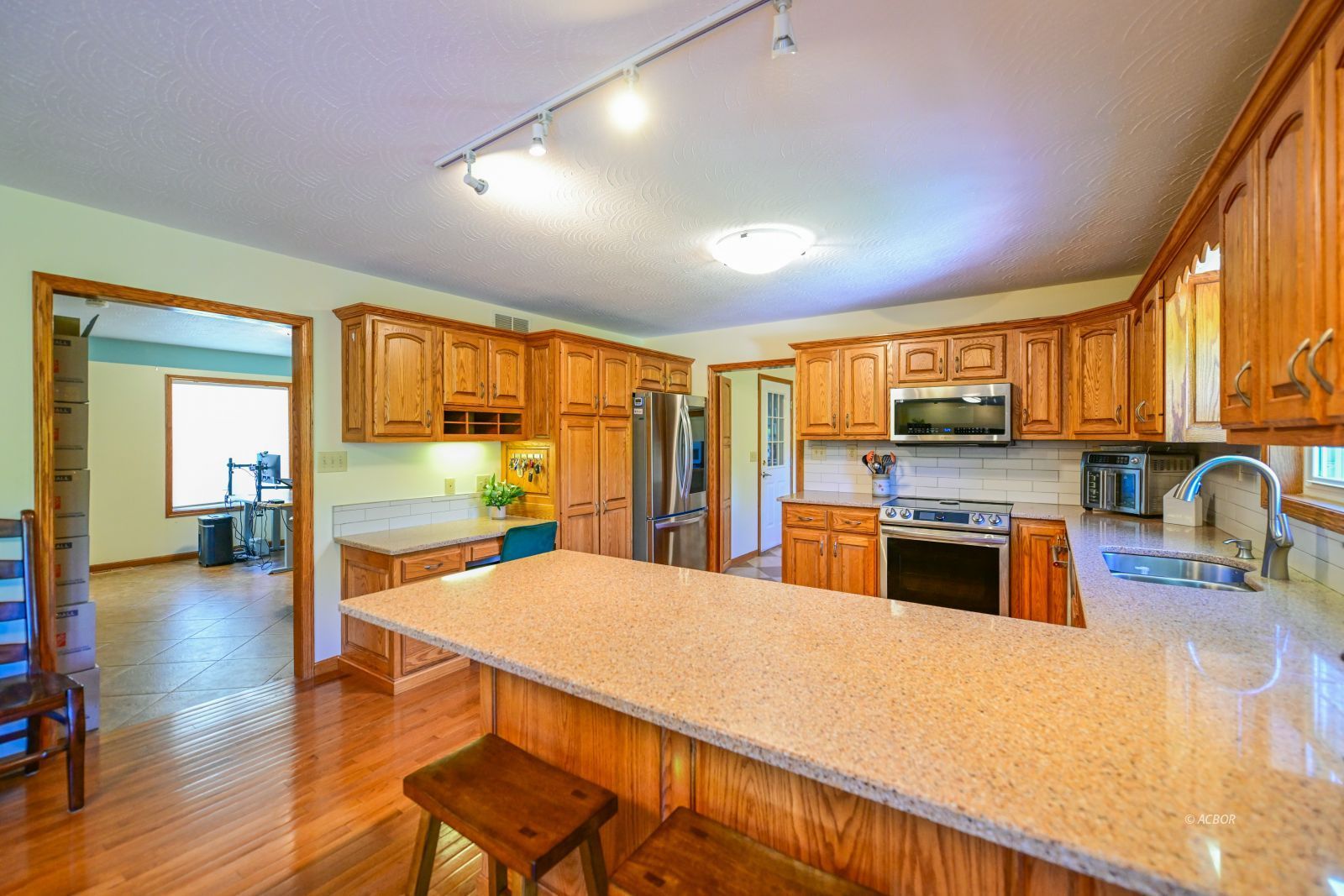 135 Lewis Pointe Dr