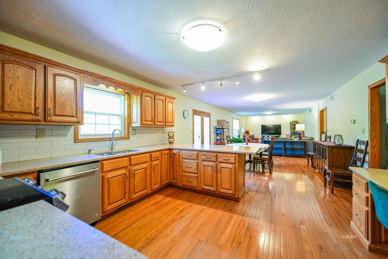 135 Lewis Pointe Dr