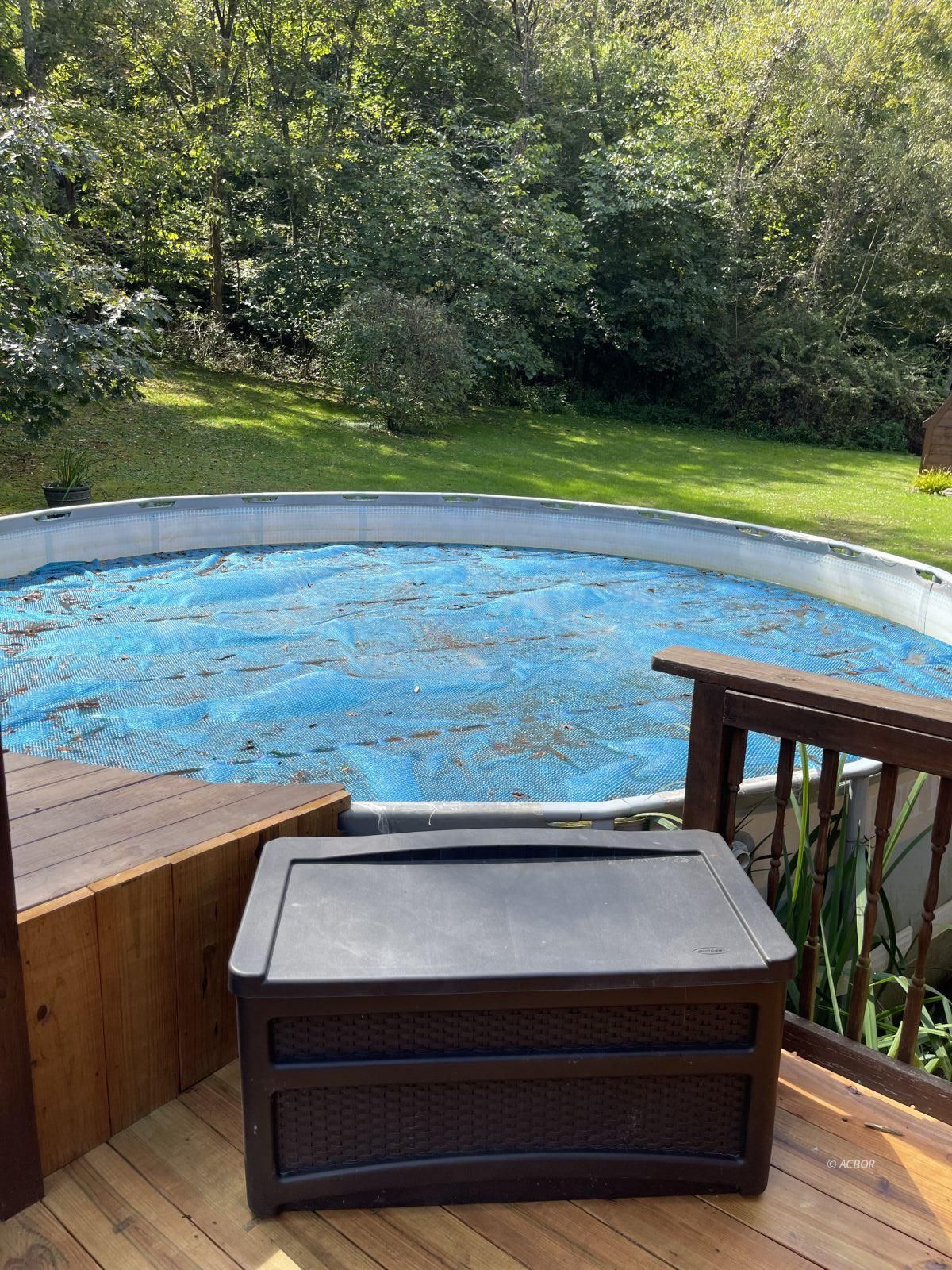 Above ground pool
