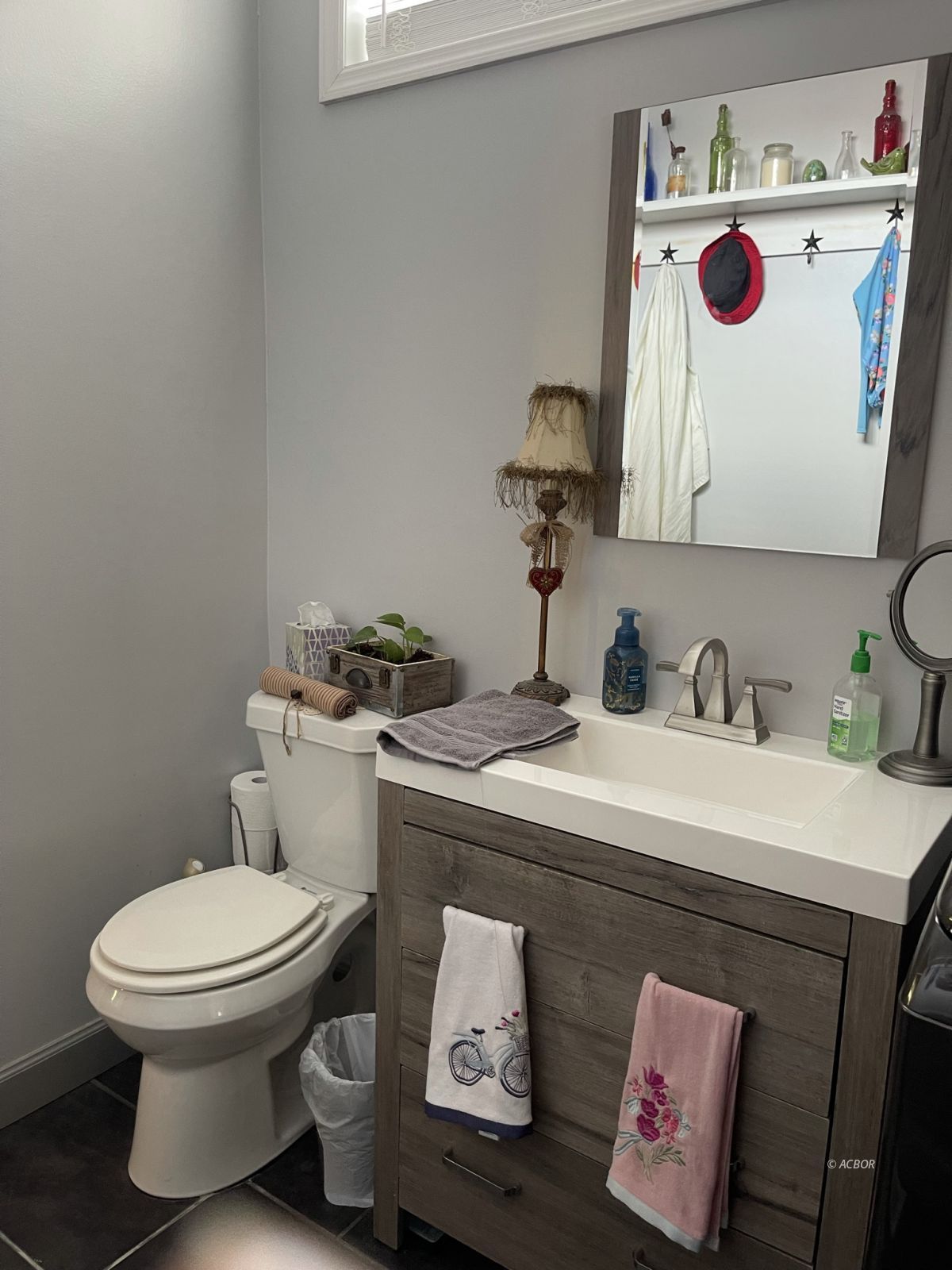 1/2 Bath