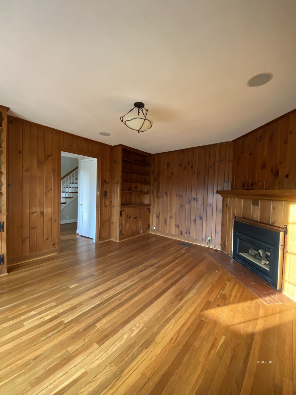 Study/Den with gas fireplace