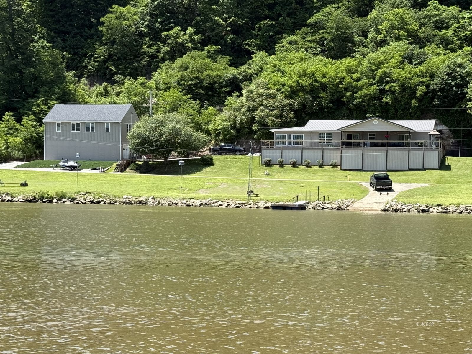 1829 Cliffside Rd