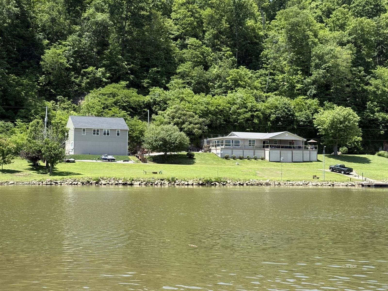 1829 Cliffside Rd