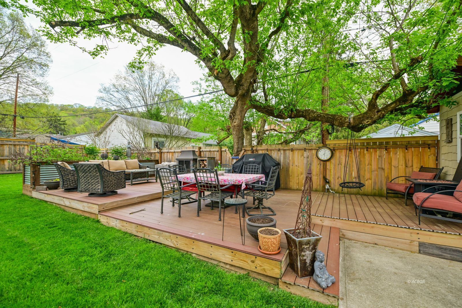 37 Euclid Dr