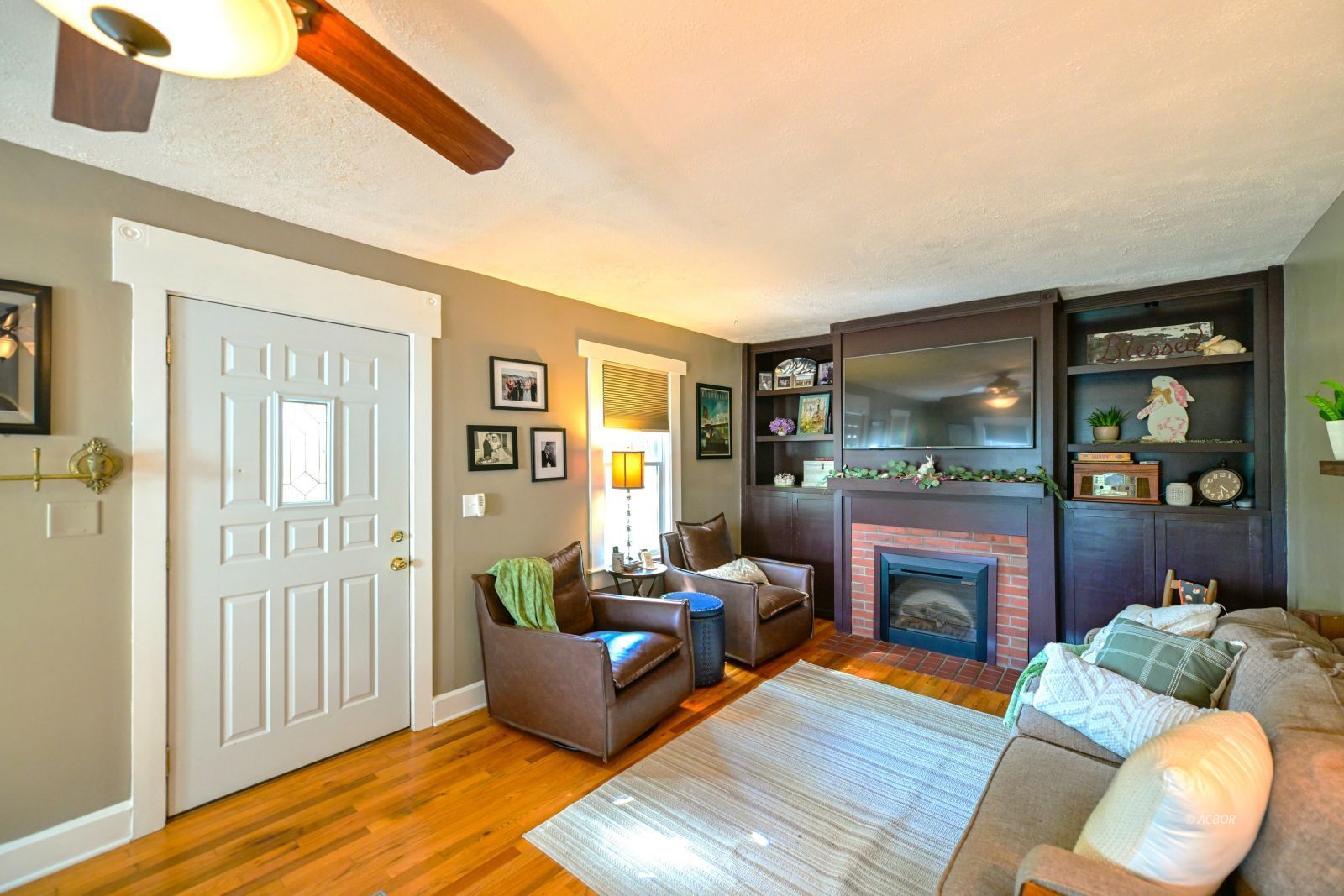 37 Euclid Dr