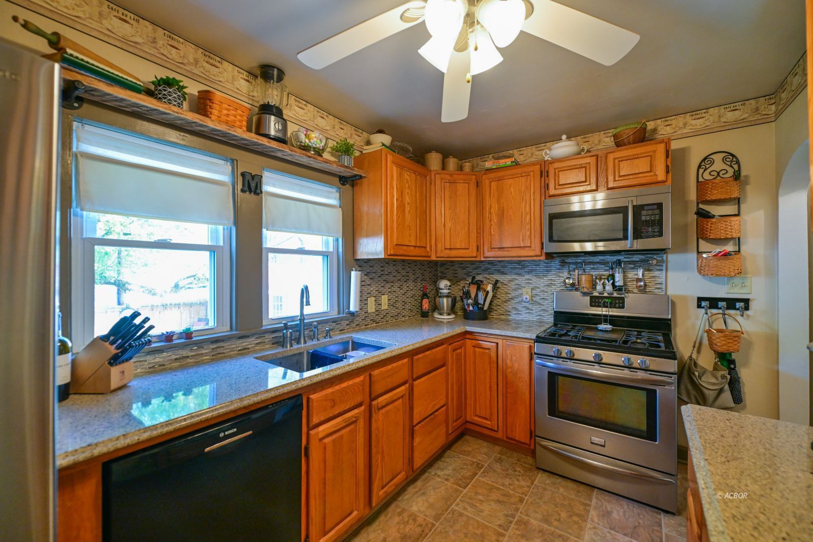 37 Euclid Dr
