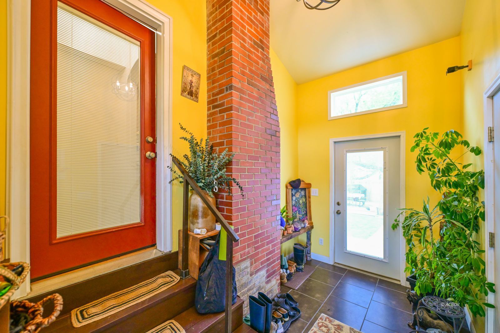 37 Euclid Dr