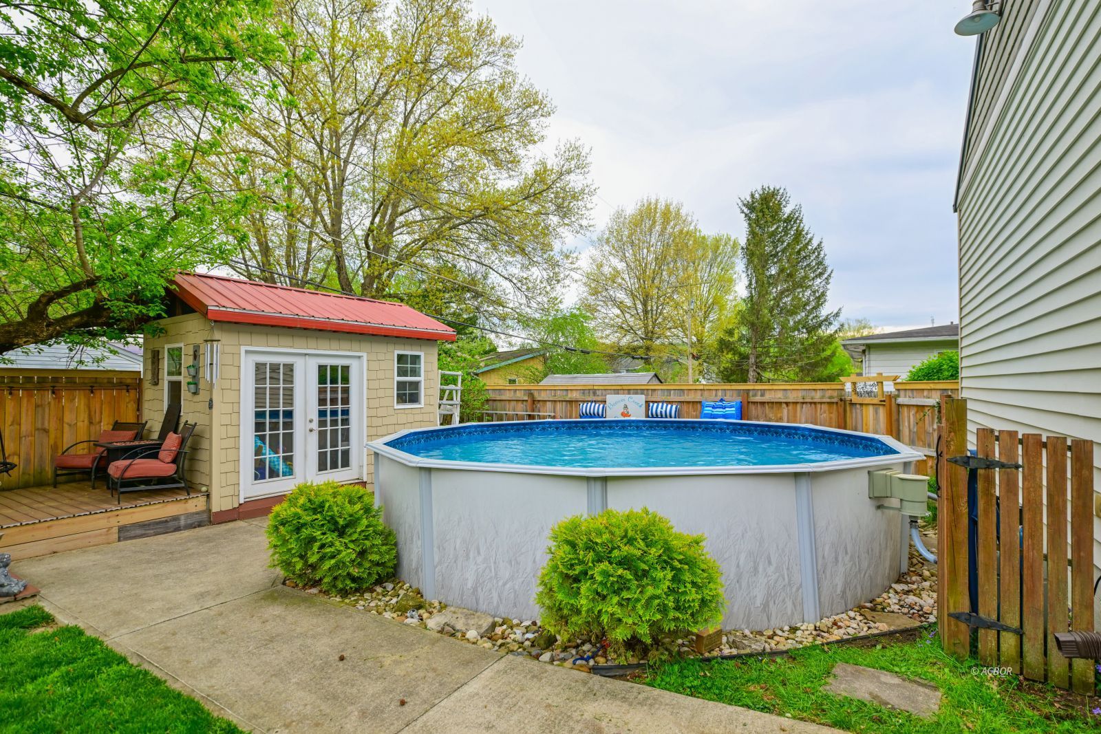 37 Euclid Dr