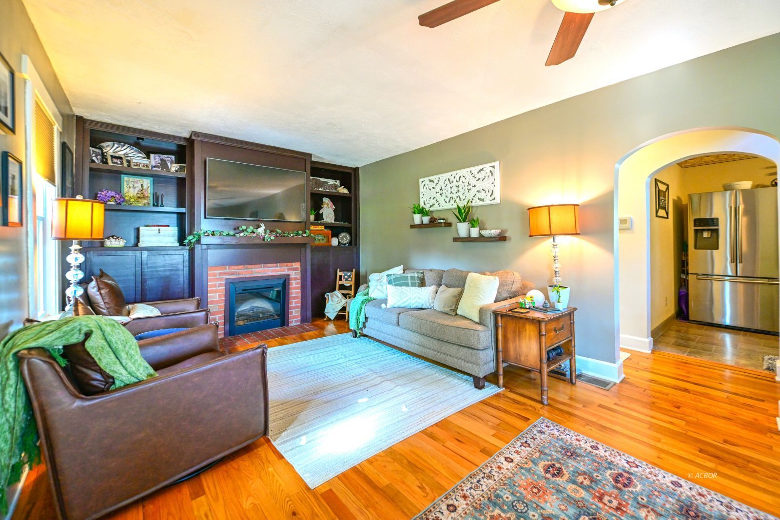 37 Euclid Dr