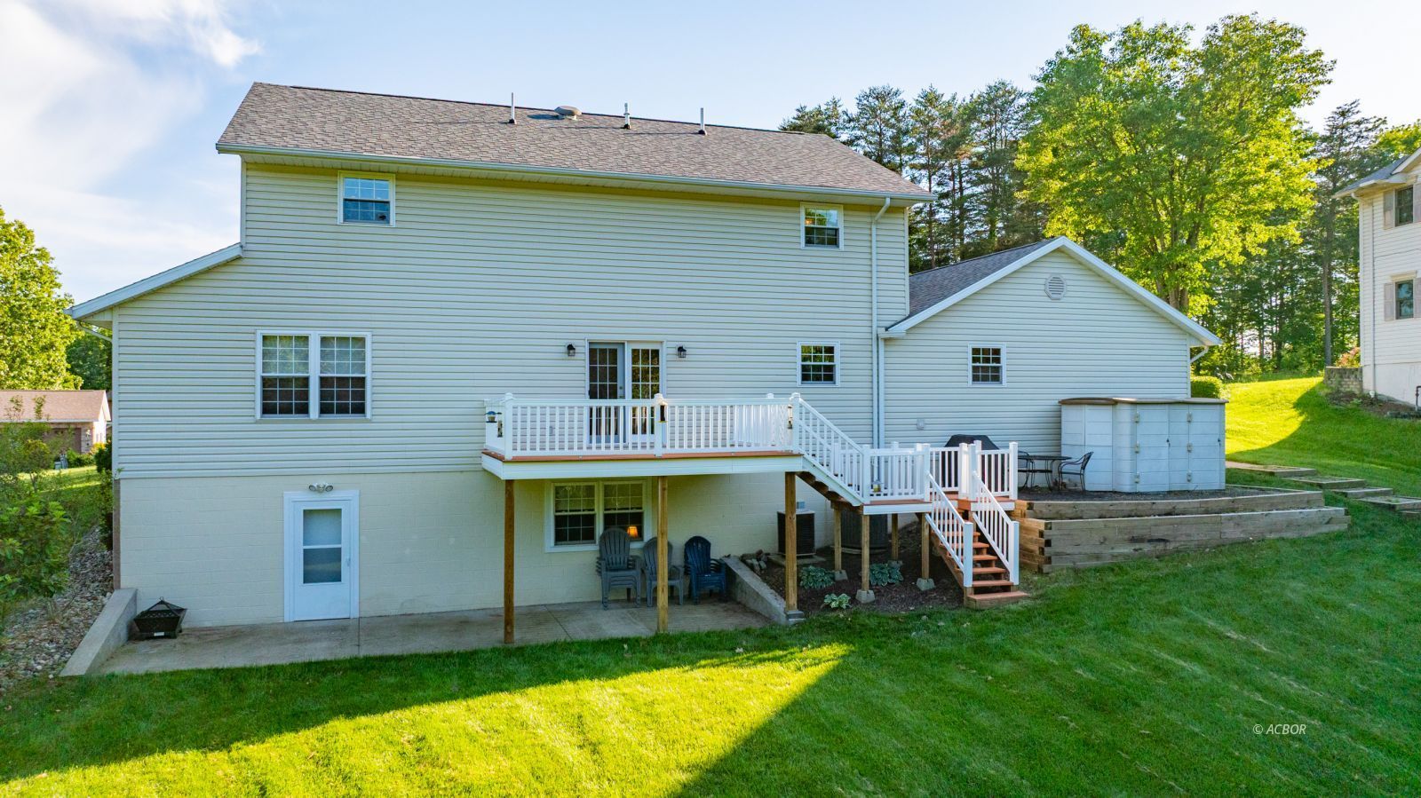 135 Lewis Pointe Dr
