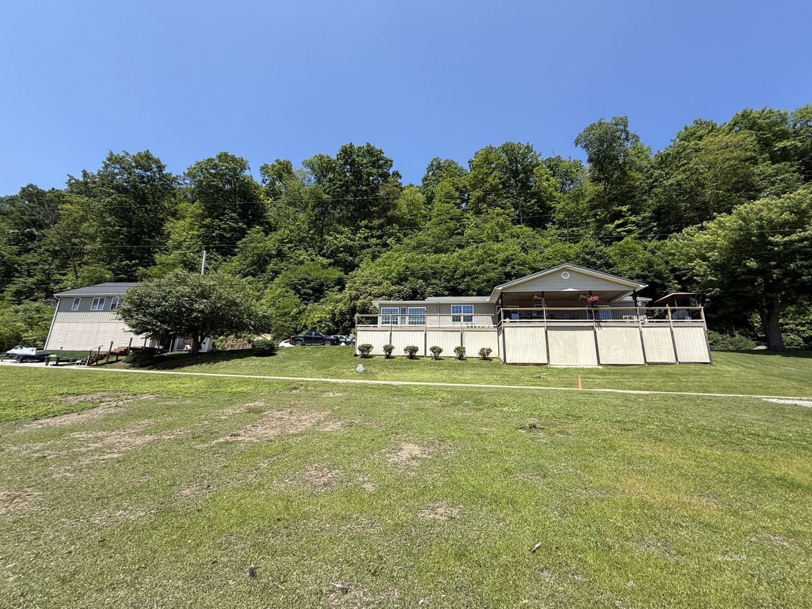 1829 Cliffside Rd