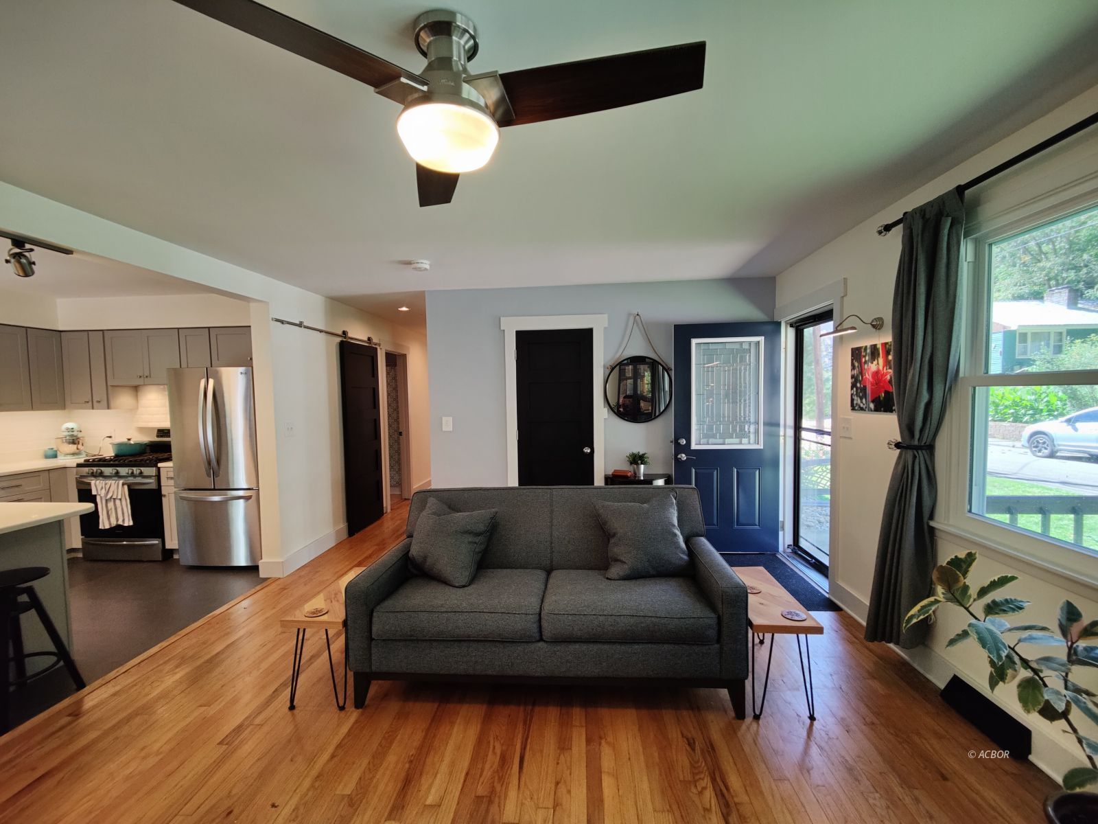 10 Spring St