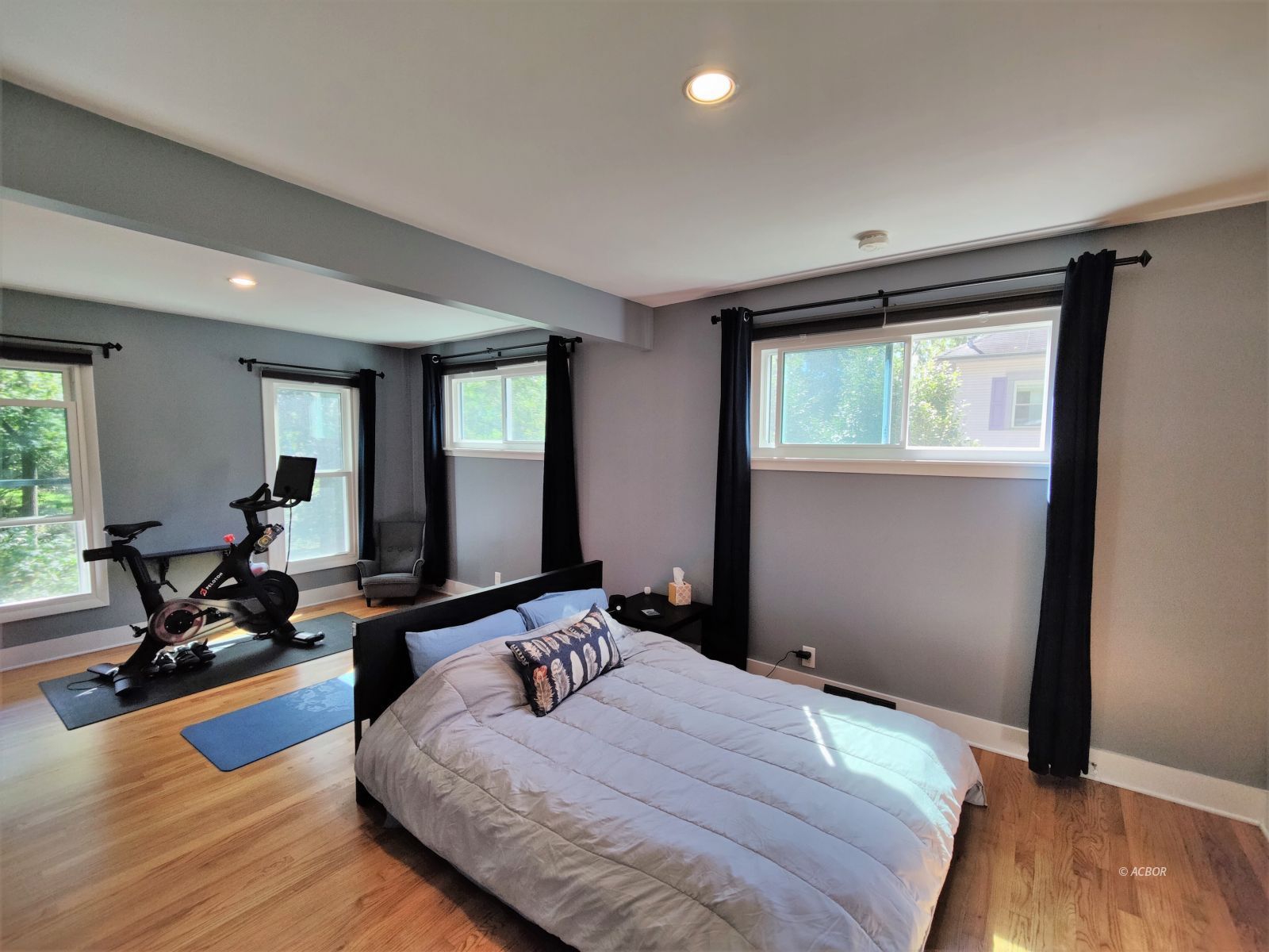 10 Spring St
