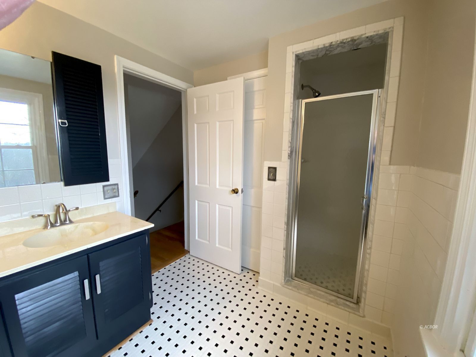 Hall Bathroom-Upstairs #2