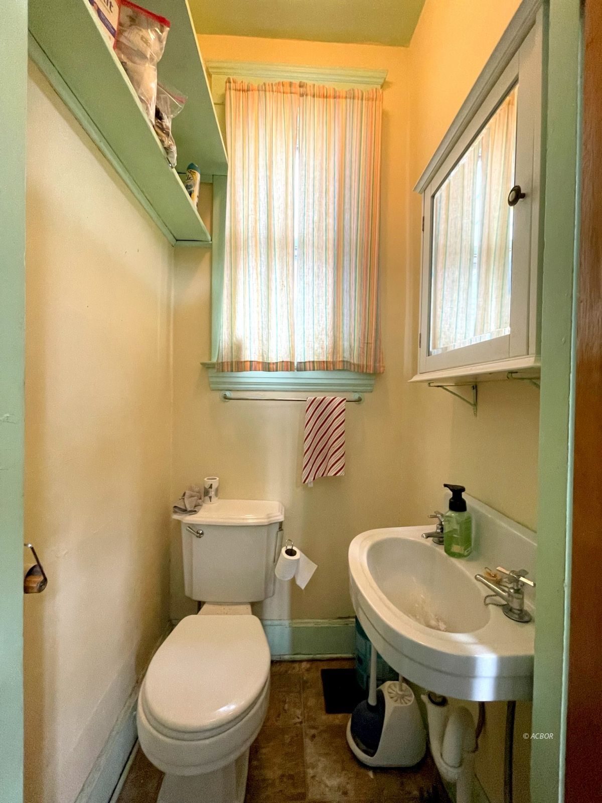 Main Floor Half Bath (off of kitchen)