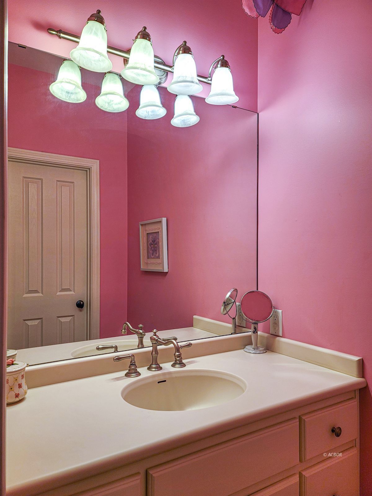 bathroom 4